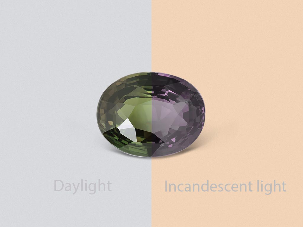 Alexandrite with strong color change effect in oval cut 5.04 ct, Sri Lanka