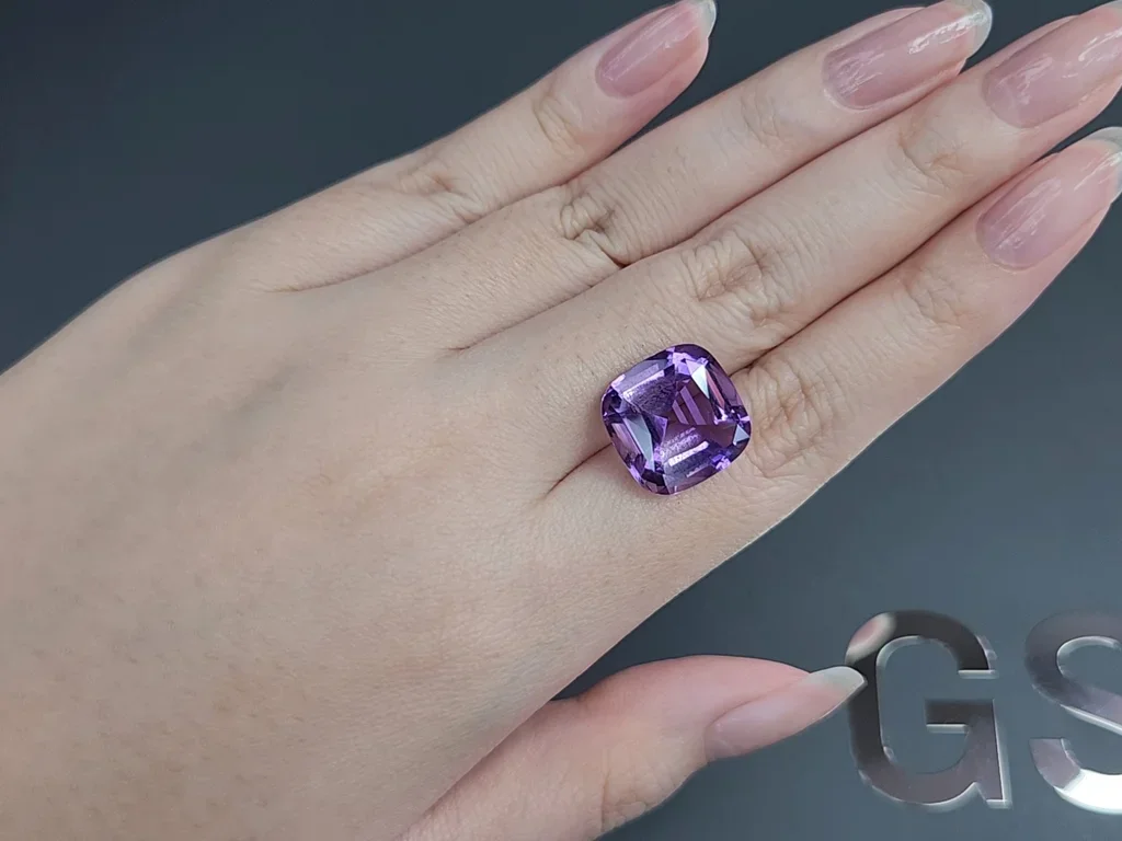 Amethyst cushion cut 10.50 carats, Brazil 2