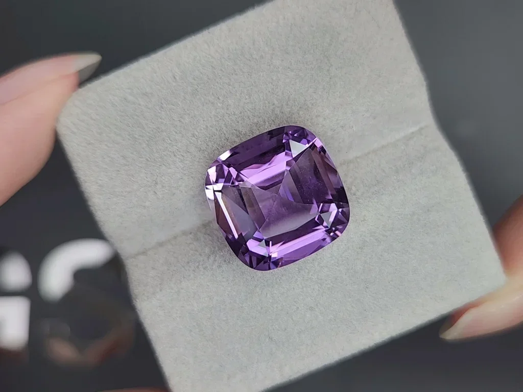 Amethyst cushion cut 10.50 carats, Brazil 4