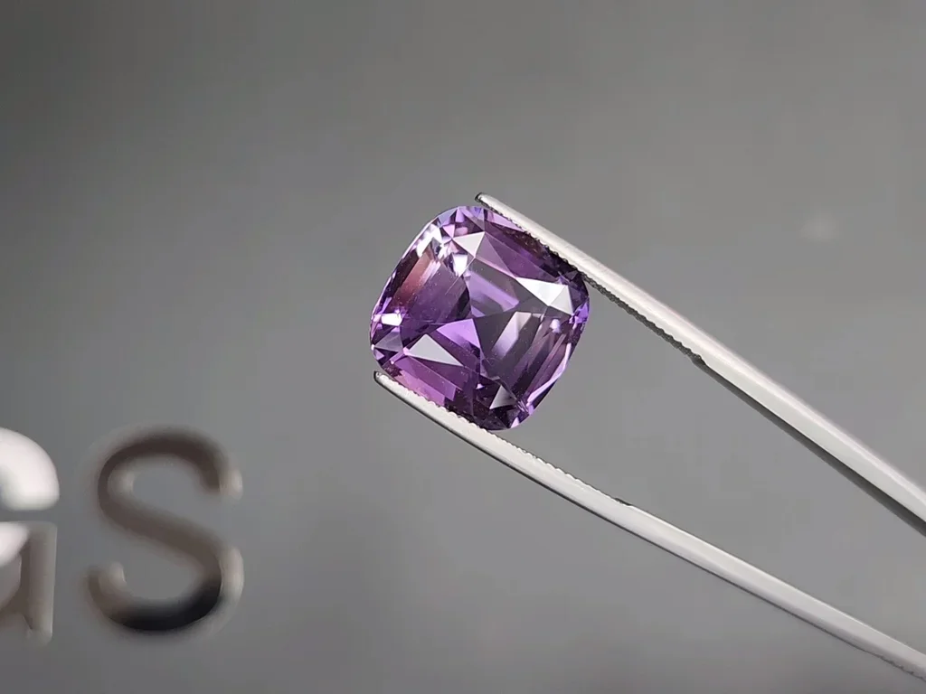 Amethyst cushion cut 11.07 carats, Brazil 3