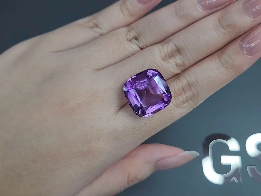 Amethyst cushion cut 18.86 carats, Brazil 2