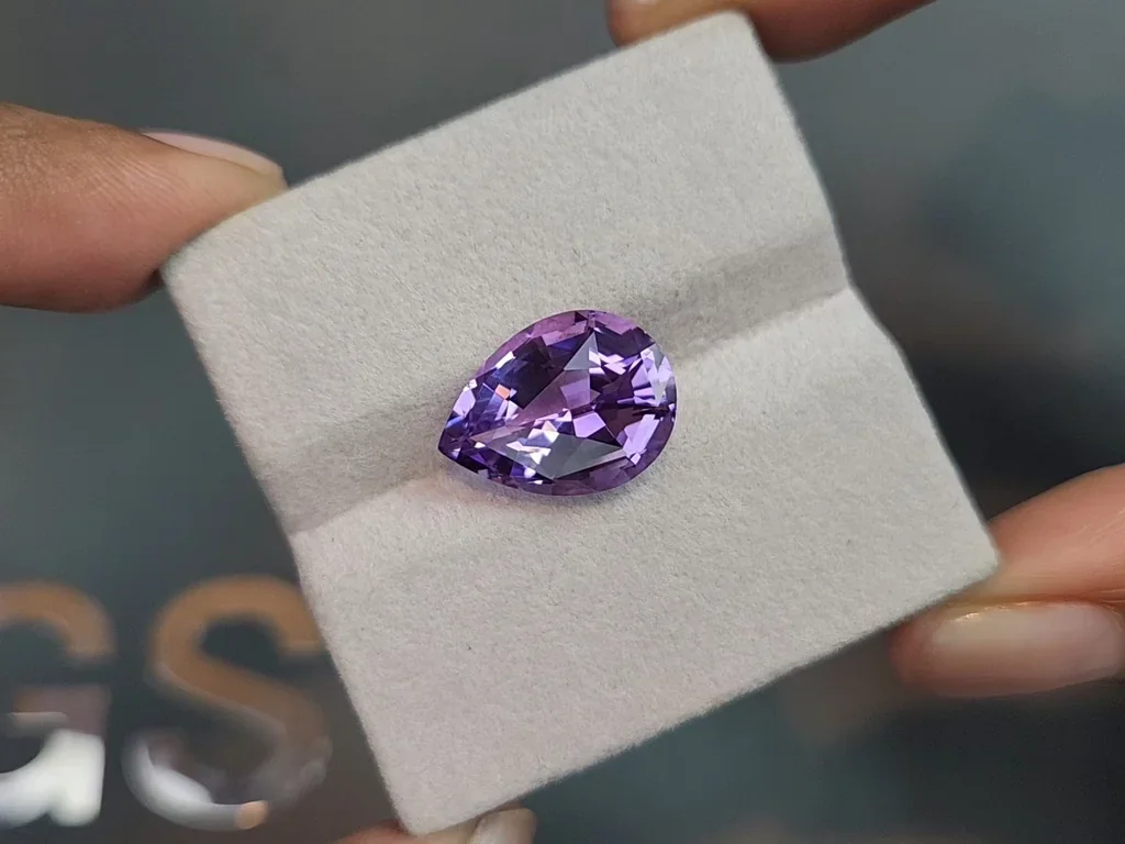 Amethyst in a high precision pear cut 5.00-7.00 carats, Brazil 4