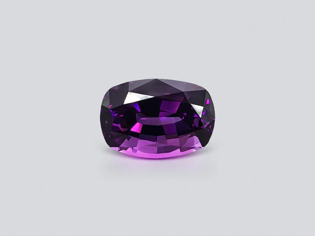 Amethyst in cushion cut 29.30 carats, Brazil