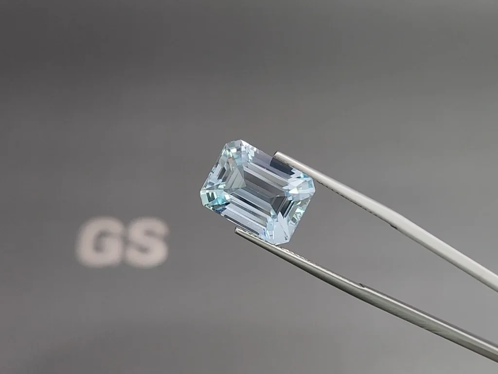 Aquamarine octagon cut 10.15 carats, Madagascar 3
