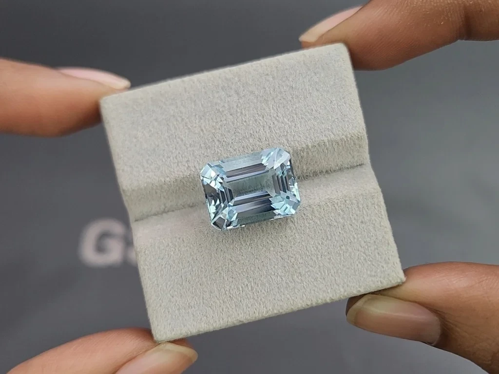 Aquamarine octagon cut 10.15 carats, Madagascar 4