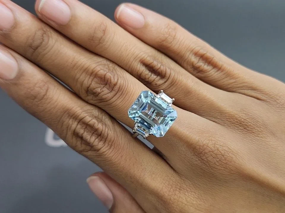 Aquamarine octagon cut 10.15 carats, Madagascar 5