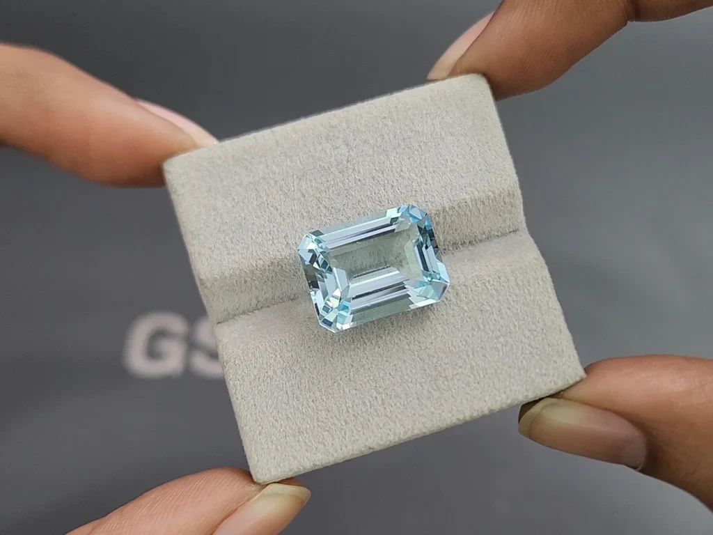 Aquamarine octagon cut 11.70 carats, Madagascar 4