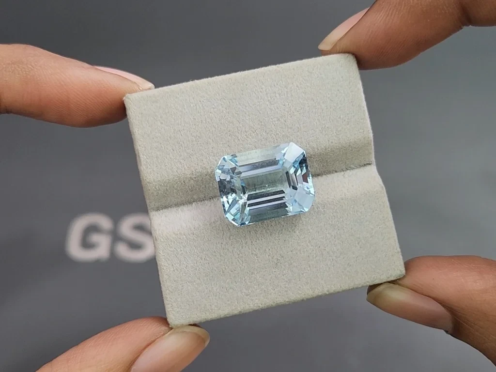 Aquamarine octagon cut 13.00 carats, Madagascar 4