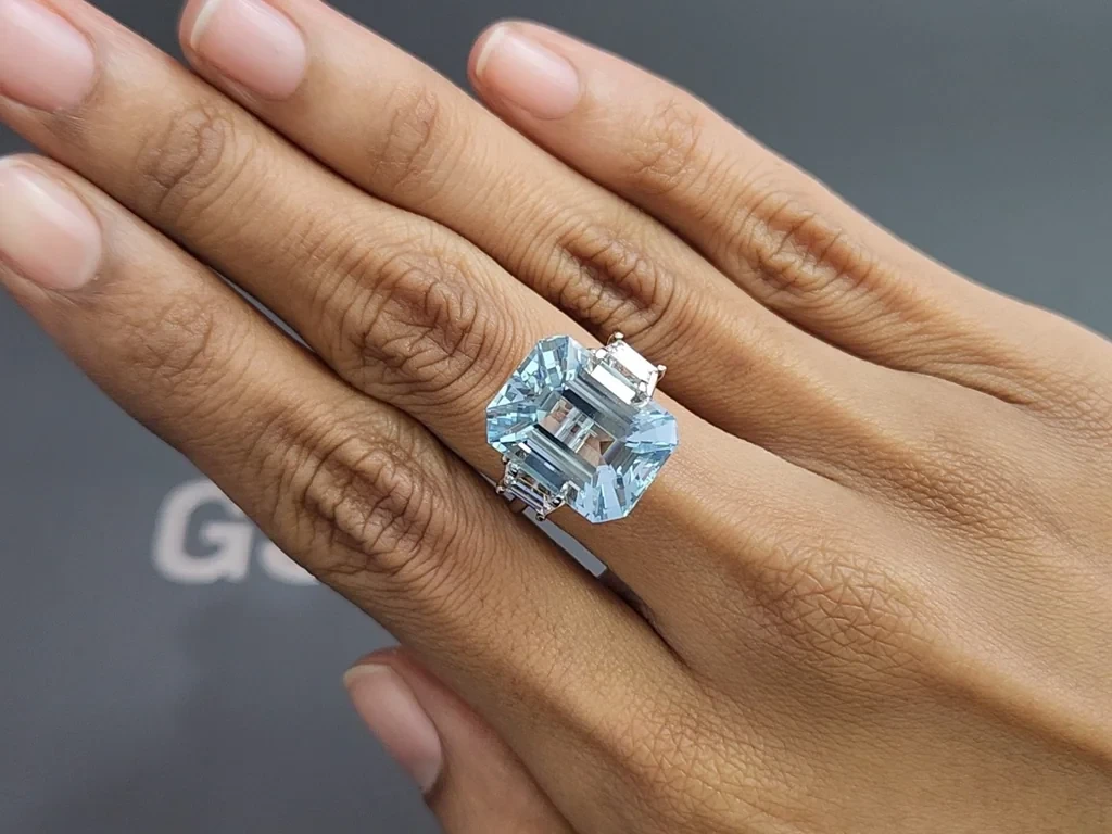 Aquamarine octagon cut 13.00 carats, Madagascar 5
