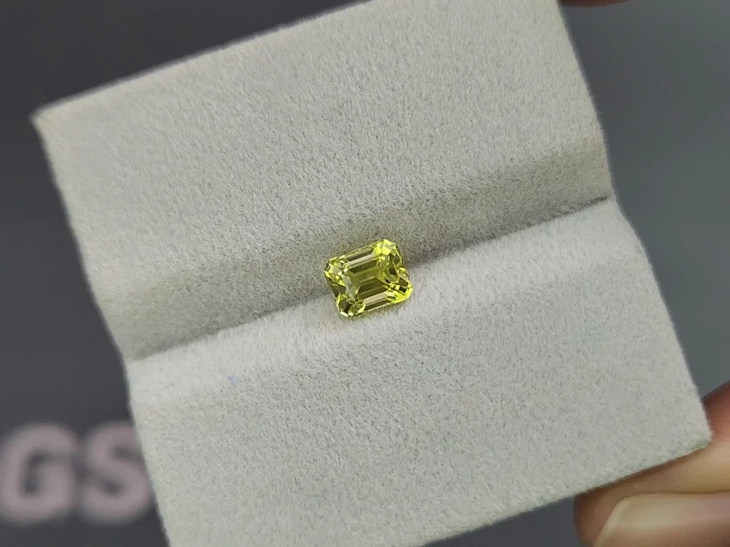 Chrysoberyl octagon cut 1.18 carats, Sri Lanka 4