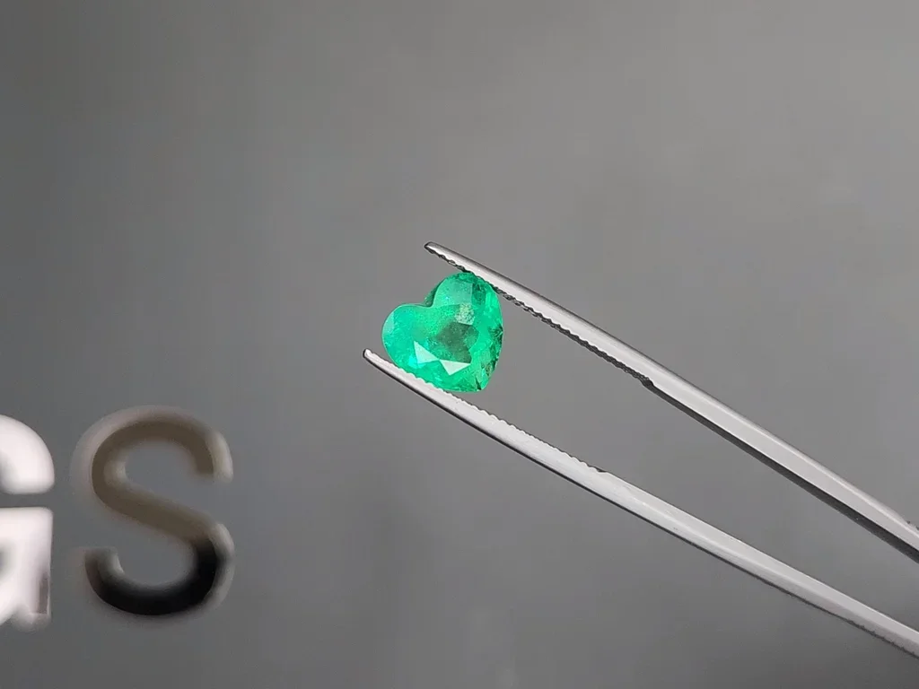 Columbian emerald in heart cut 3.12 carats 3
