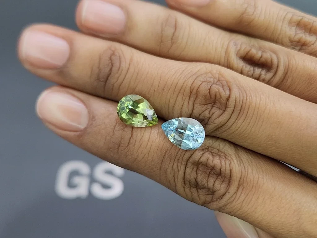 Contrasting pair of aquamarine and heliodor pear cut 5.14 carats, Mozambique 2