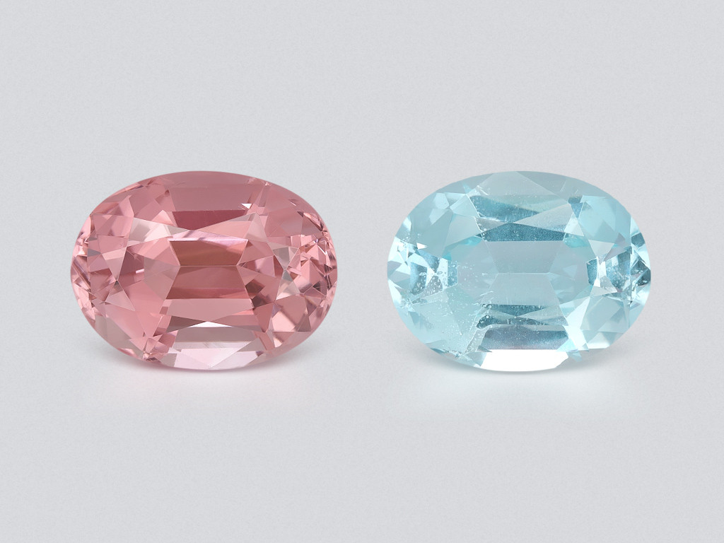 Contrasting pair of aquamarine and tourmaline oval cut 5.47 carats, Mozambique, Nigeria