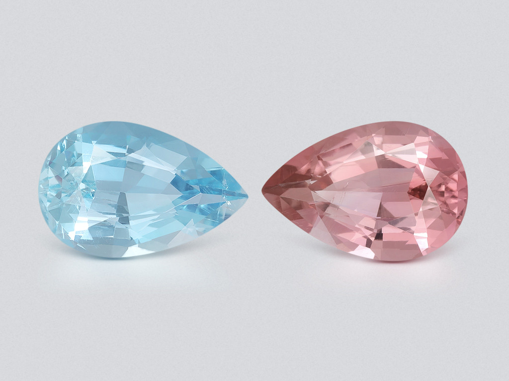 Contrasting pair of aquamarine and tourmaline pear cut 5.93 carats, Mozambique, Nigeria