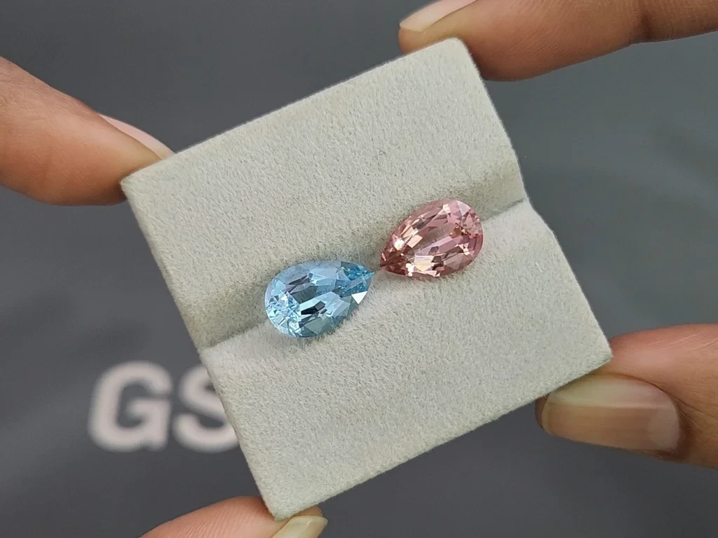 Contrasting pair of aquamarine and tourmaline pear cut 5.93 carats, Mozambique, Nigeria 4