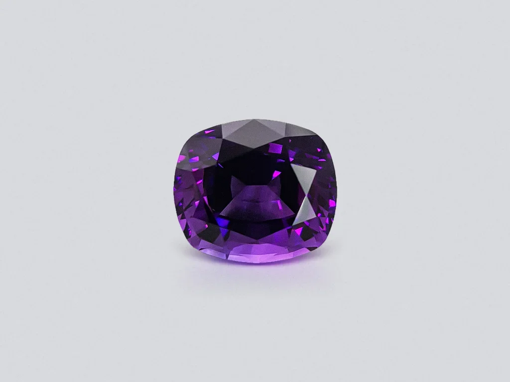 Cushion cut amethyst 11.10 carats, Brazil