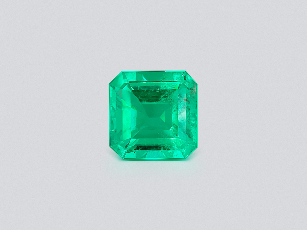 Emerald Intense Green octagon cut 2.94 carats, Colombia
