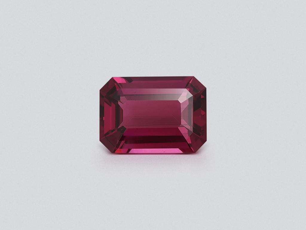 Garnet rhodolite octagon cut 4.28 carats, Tanzania