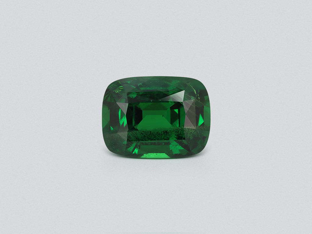 Garnet tsavorite cushion cut 5.49 carats, Africa