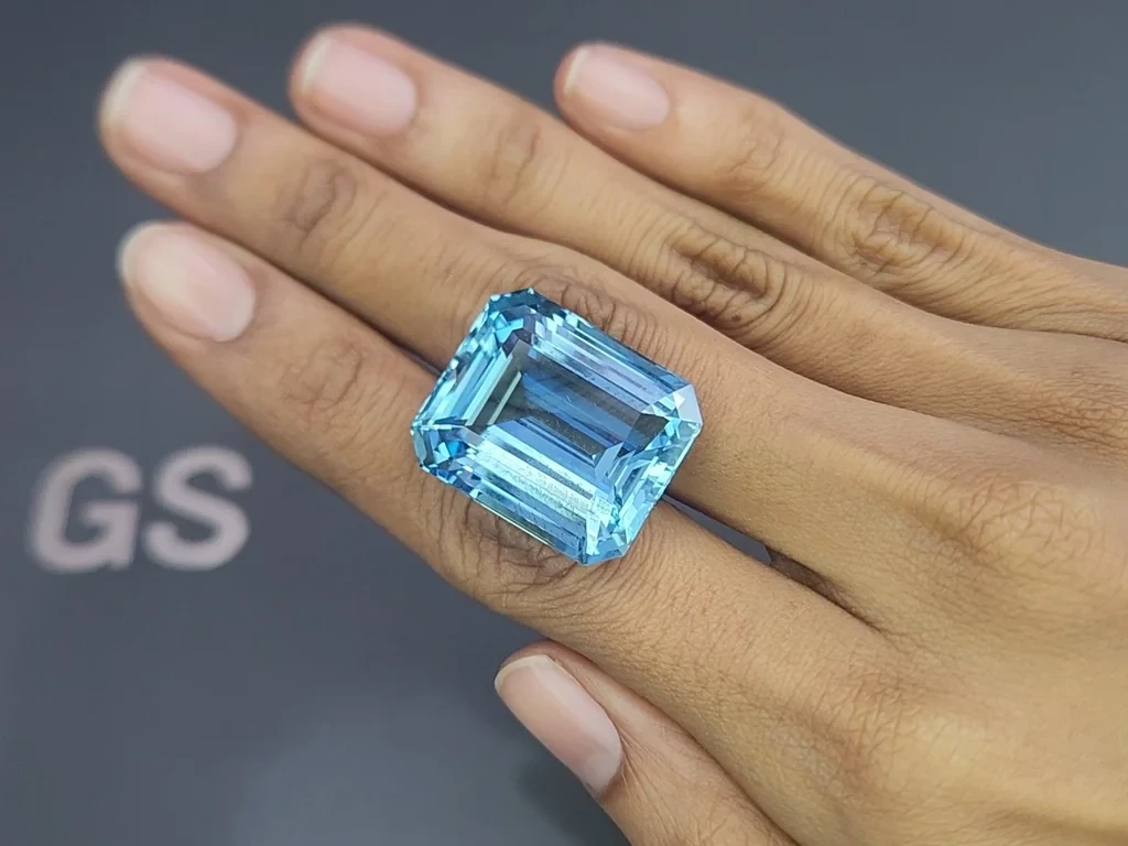 Large aquamarine"Santa Maria"octagon cut  45.48 carats, Madagascar 2