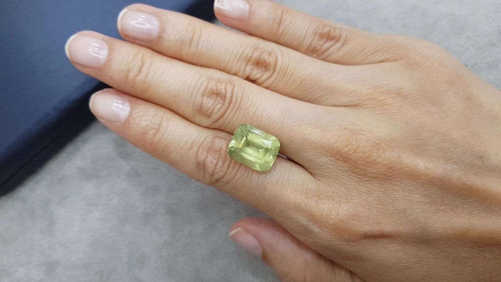 Large yellow-green cushion cut beryl from Mozambique 9.75 carats 2