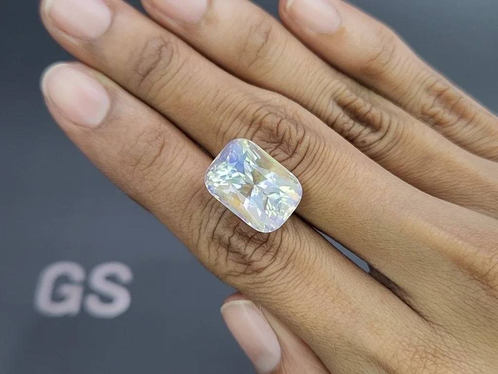 Moonstone cushion cut 14.04 carats, Africa 2