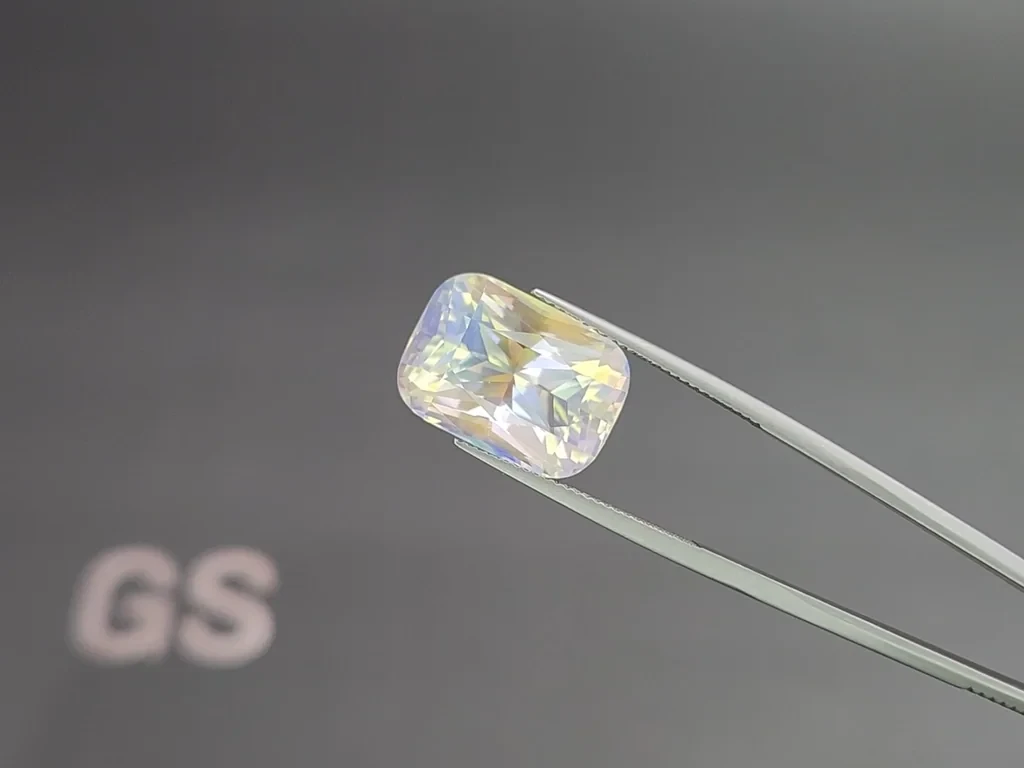 Moonstone cushion cut 14.04 carats, Africa 3