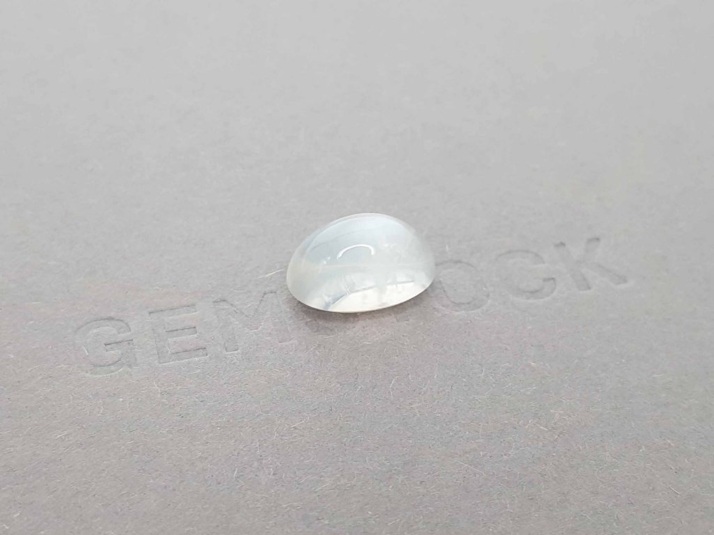Moonstone from Burma in cabochon cut 6.66 ct 3