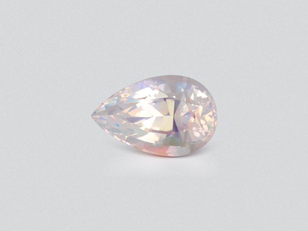 Moonstone in pear cut 5.14 carats, Madagascar