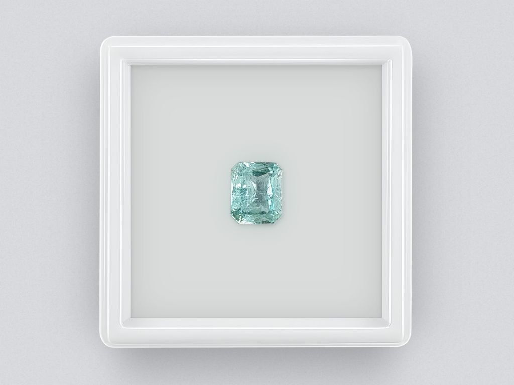 Neon blue oval cut apatite 1.60 ct, Brazil 4