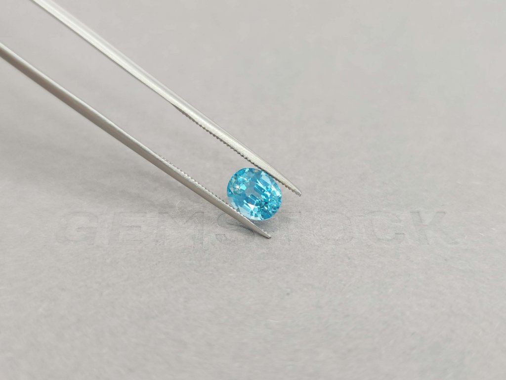 Neon blue oval cut apatite 1.60 ct from Brazil 4