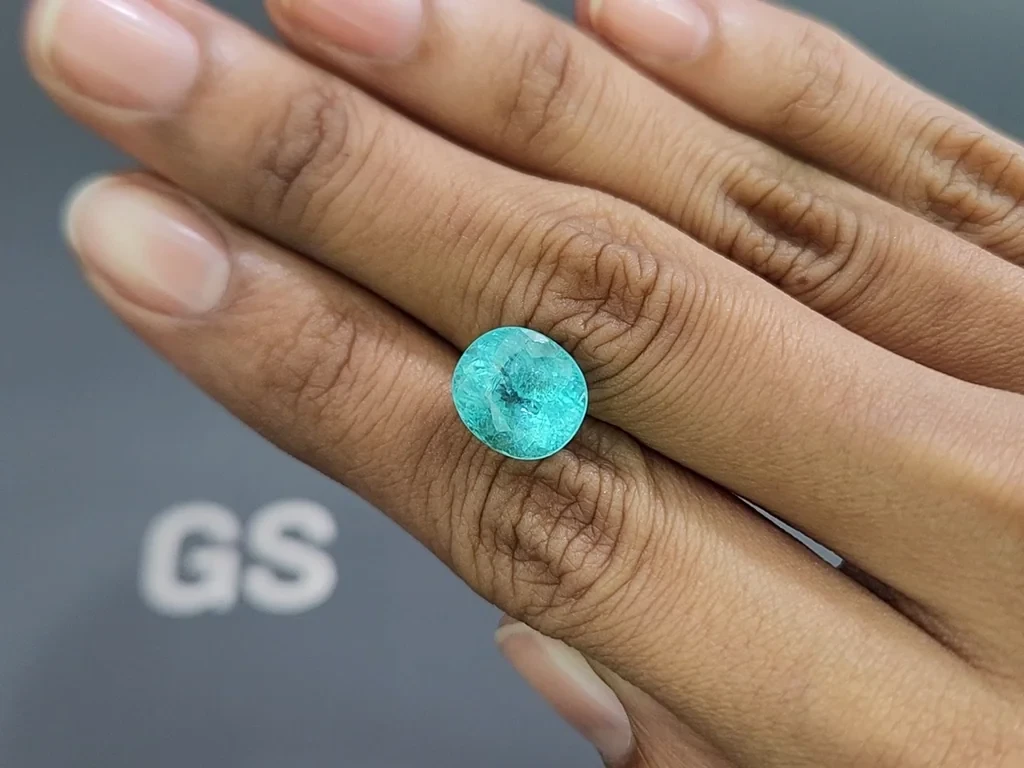 Neon blue Paraiba tourmaline in oval cut 6.00 carats, Africa 2