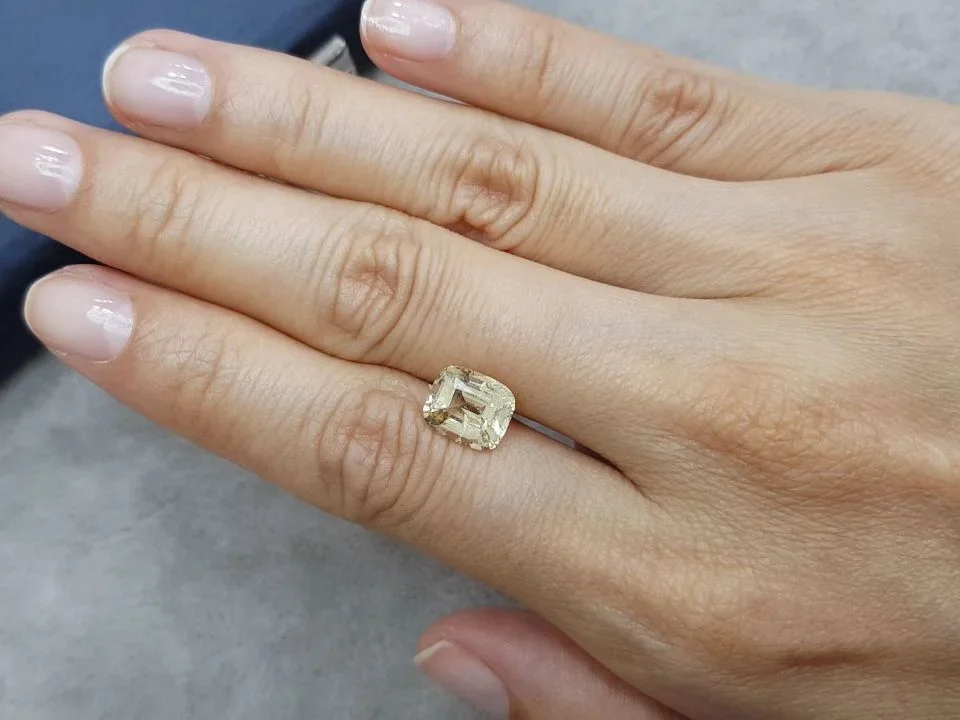 Nigerian yellow beryl in cushion cut 2.41 ct 2