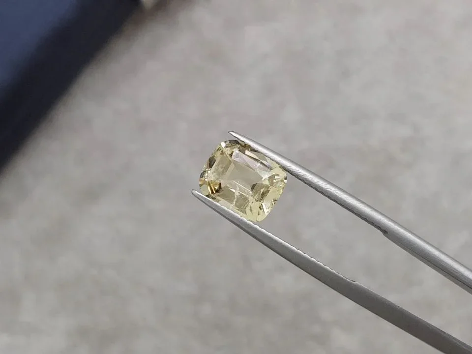Nigerian yellow beryl in cushion cut 2.41 ct 3
