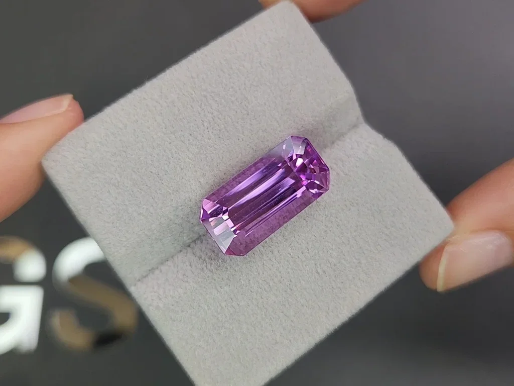Octagon cut kunzite 14.06 carats, Afghanistan 4