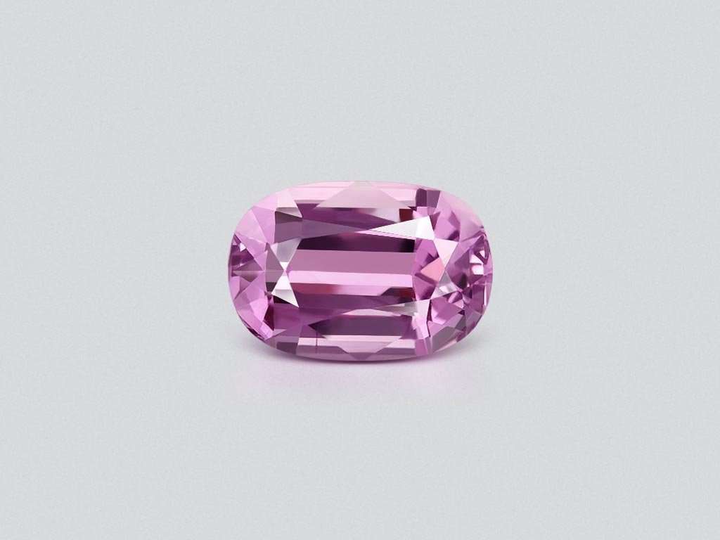 Oval cut kunzite 15.56 carats, Afghanistan