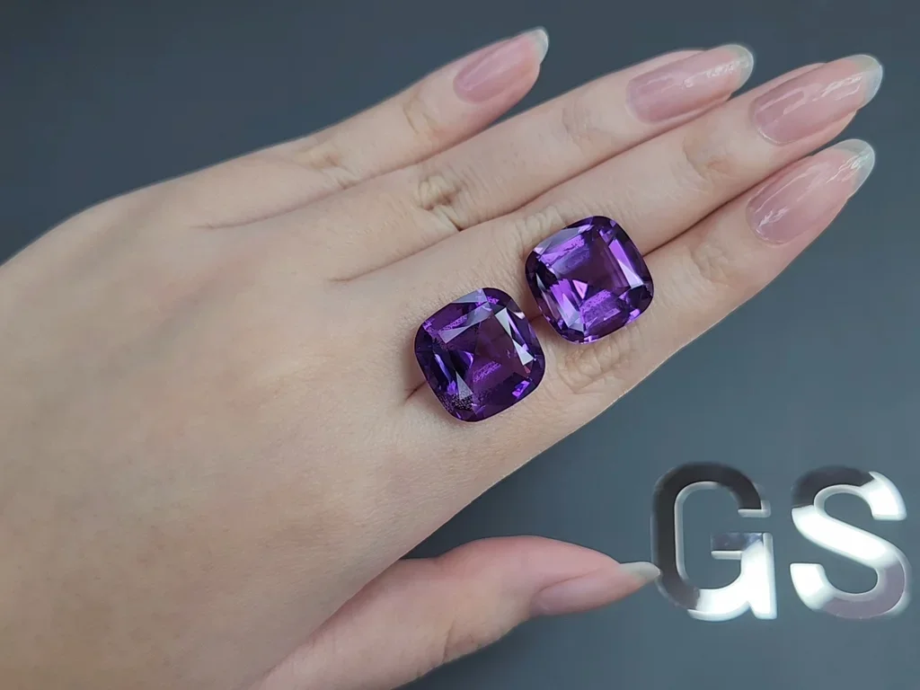 Pair of amethysts cushion cut 30.56 carats, Brazil 2