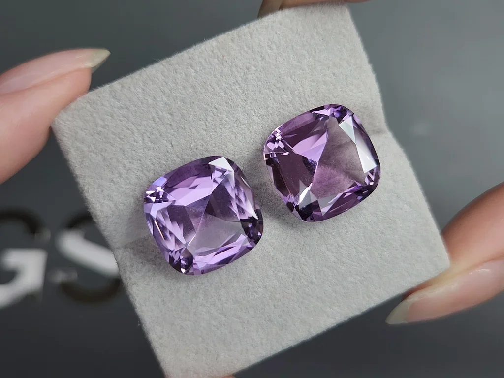 Pair of amethysts in cushion cut 16.36 carats, Brazil 4