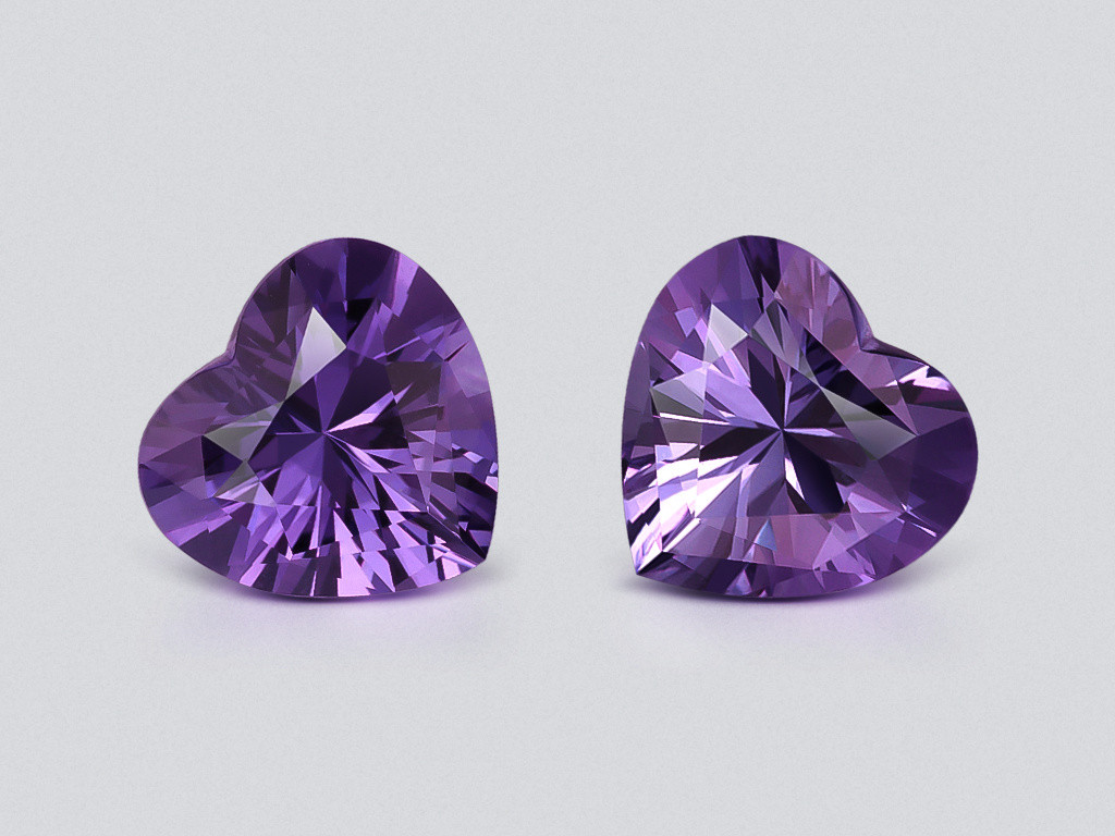 Pair of amethysts precision heart shape  6.99 carats, Brazil