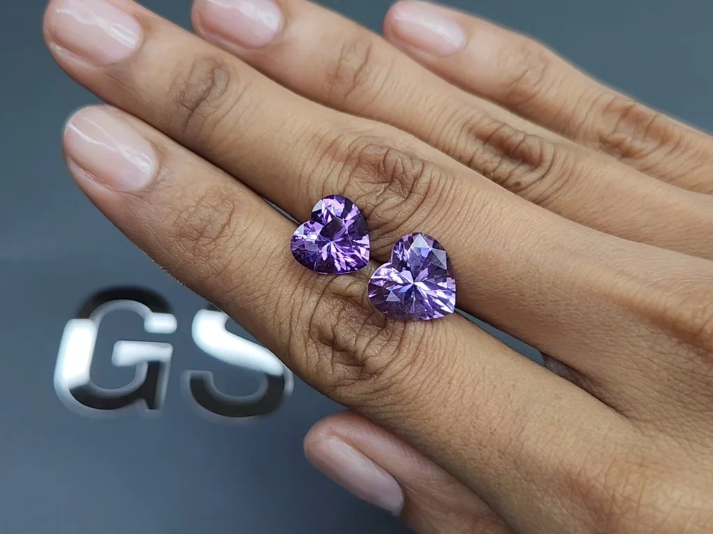 Pair of amethysts precision heart shape  6.99 carats, Brazil 2