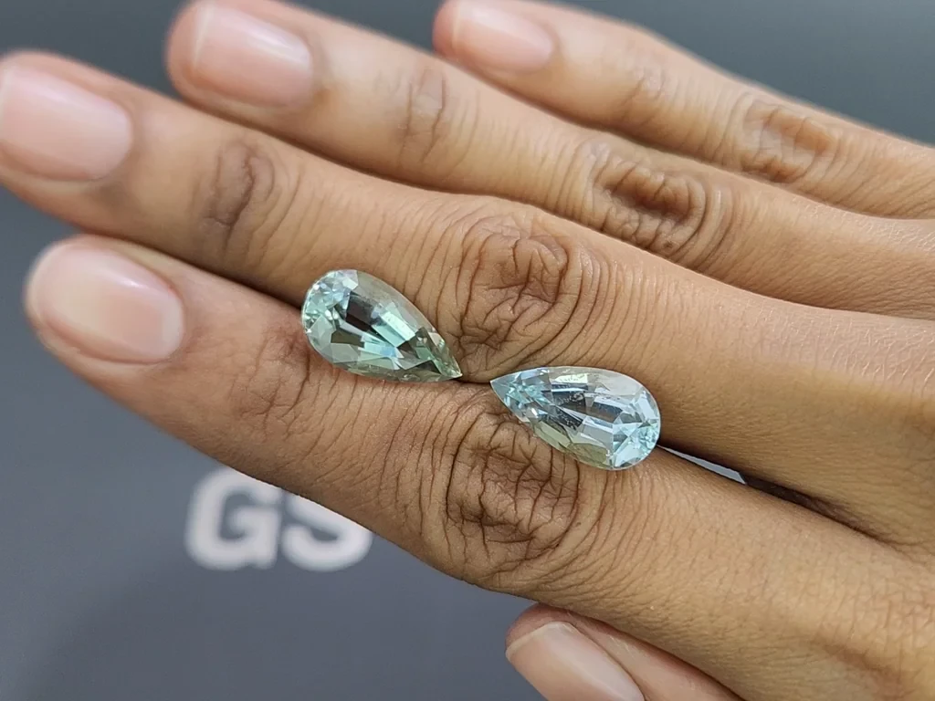Pair of aquamarines pear cut 10.50 carats, Mozambique 2