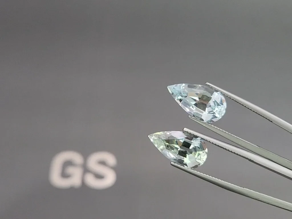 Pair of aquamarines pear cut 10.50 carats, Mozambique 3