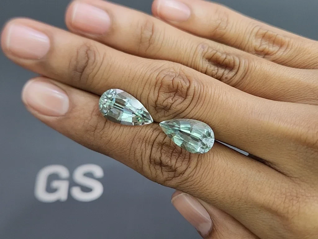 Pair of aquamarines pear cut 10.99 carats, Mozambique 2