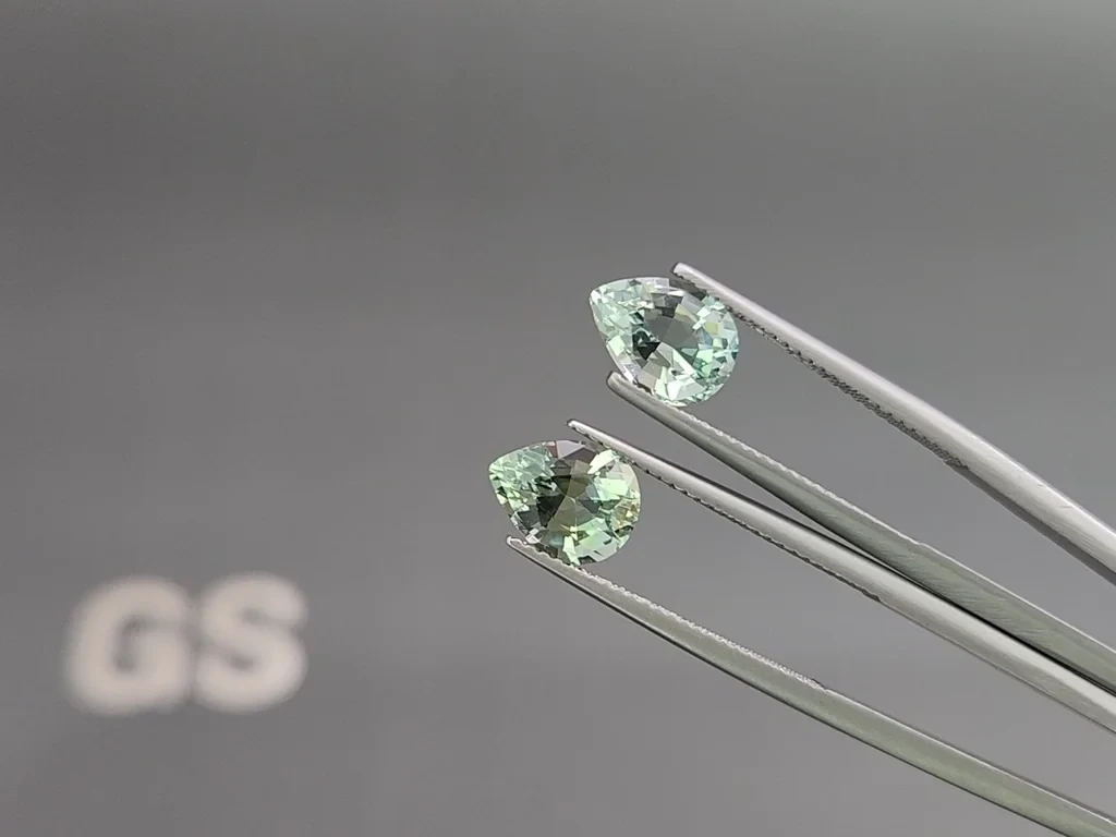 Pair of aquamarines pear cut 3.25 carats, Mozambique 3