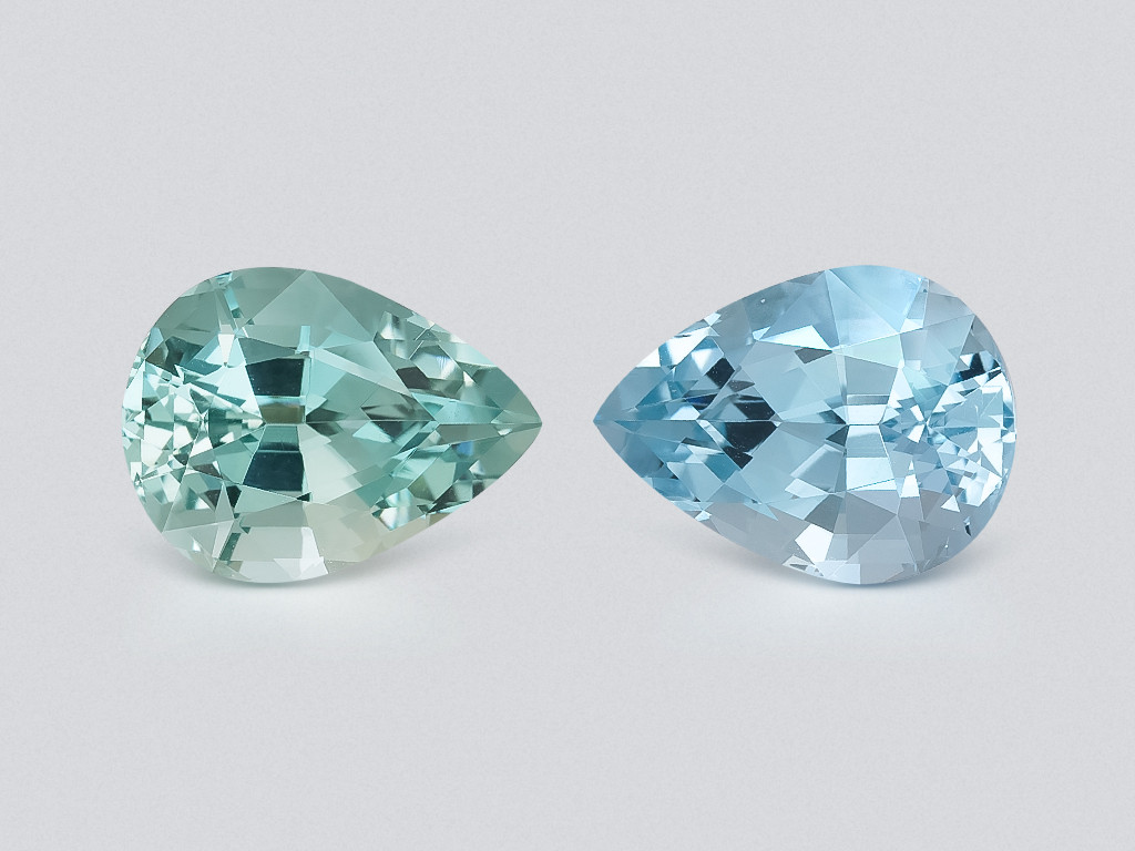 Pair of contrasting aquamarines pear cut 9.70 carats, Mozambique