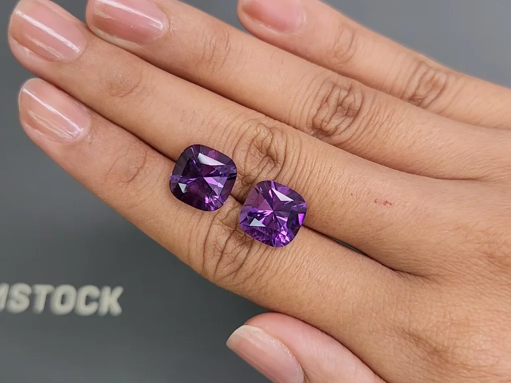 Pair of cushion-cut amethysts 9.96 carats, Brazil 2