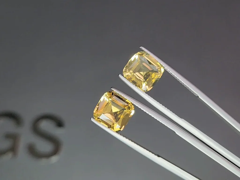 Pair of cushion cut yellow citrines 6.51ct, Africa 3