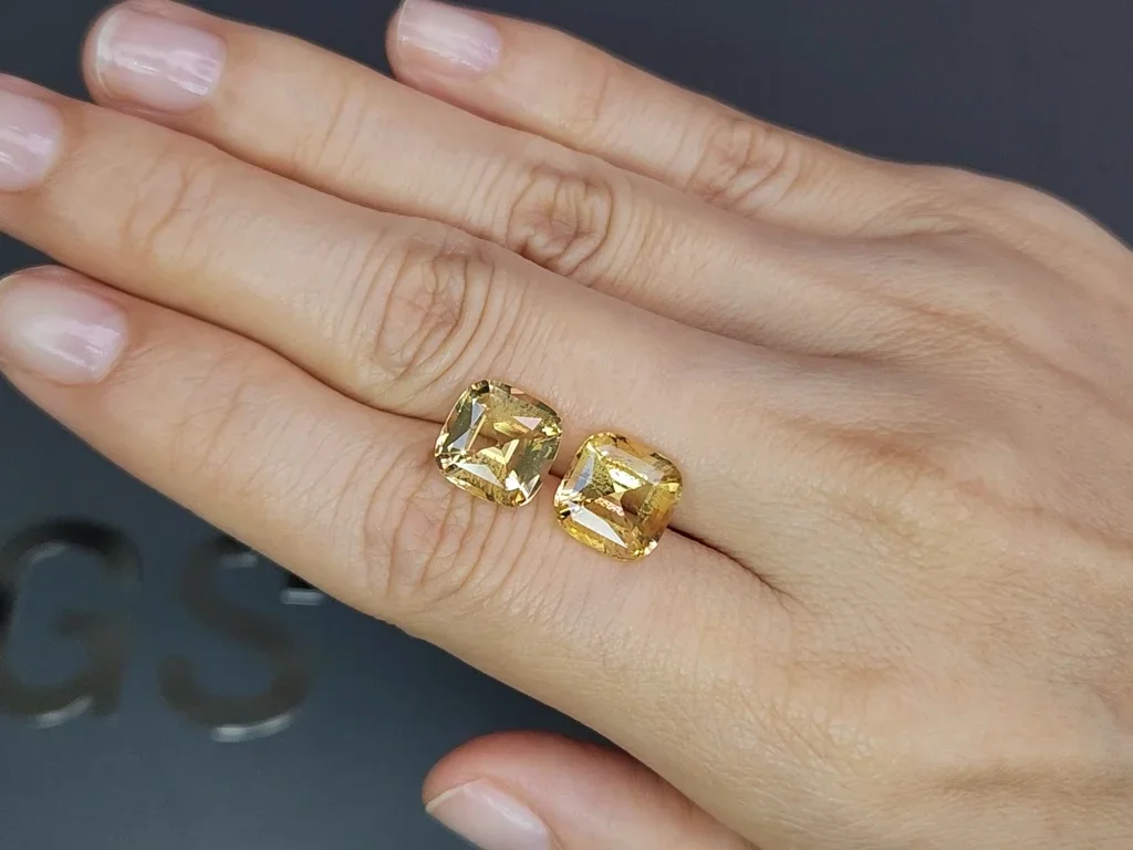 Pair of cushion cut yellow citrines 8.47 carats, Africa 2