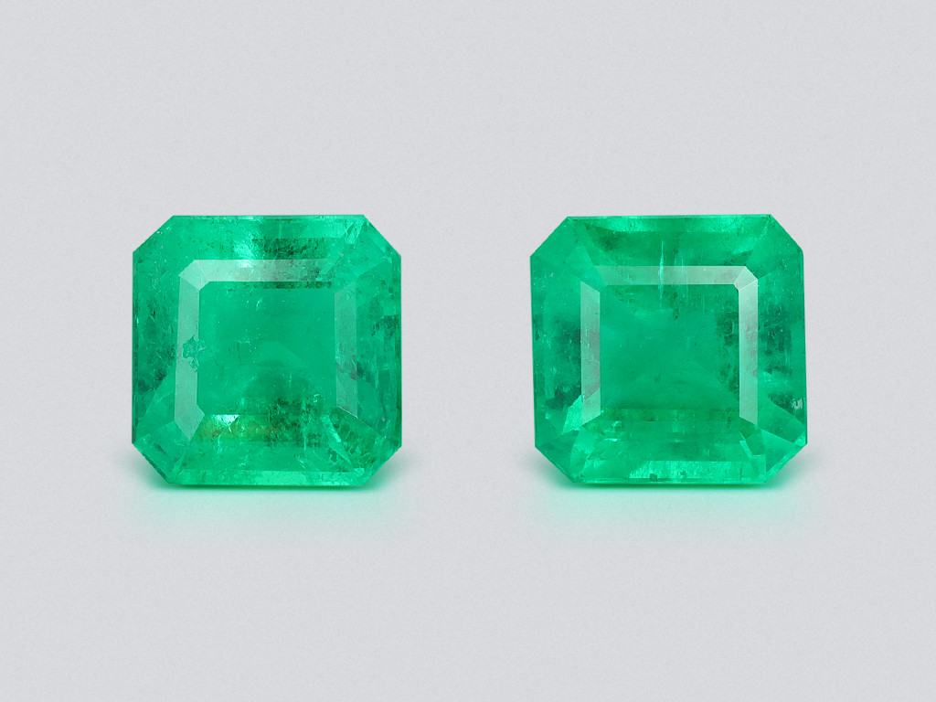 Pair of emeralds octagon cut  5.38 carats, Colombia
