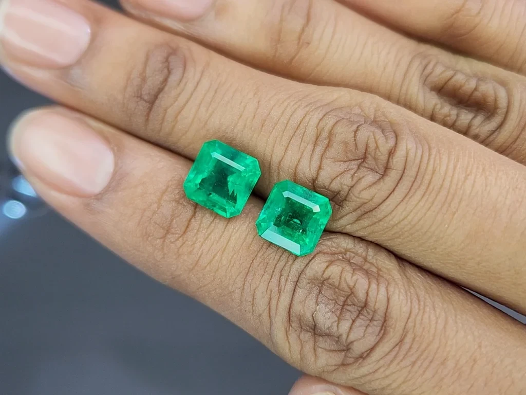 Pair of emeralds octagon cut  5.38 carats, Colombia 2